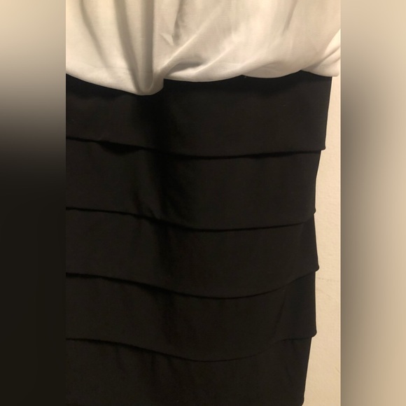 White and Black Sweet Storm Dress - Picture 5 of 9